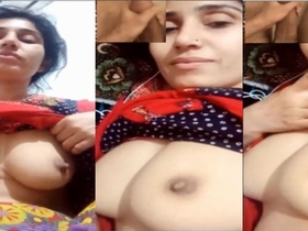 Pakistani village girl flaunts her breasts in a steamy video