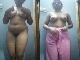 Curvy Indian babe strips down and reveals her naked body for cash