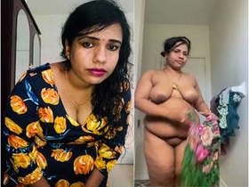 Naughty auntie captures her own nude body in seductive selfies for lover