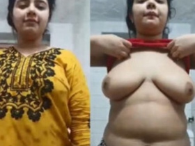 Beautiful Indian woman bares her body in seductive display