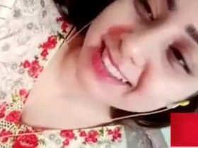 Pakistani babe flaunts her beauty in a video call