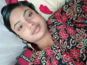 Desi girl in nude dancing with her girlfriend