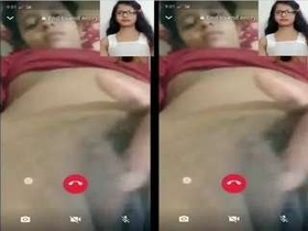 Video call with pretty girl who shows off her pussy to lover