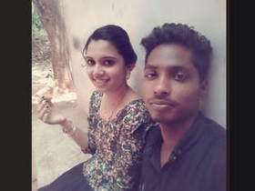 Desi college girl gets a good fuck in this video