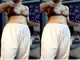 Pakistani girl gets naked for cash on webcam