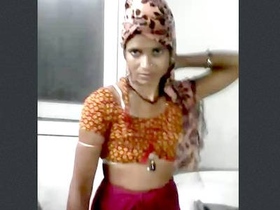 Indian housewife from Rajasthan has sex with her lover