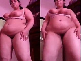 Pakistani bhabhi flaunts her curves in a seductive video