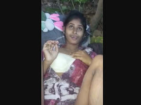 Desi Marathi Budi gets fucked in the open air