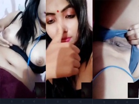 Sexy Bhabhi's money-making pussy show