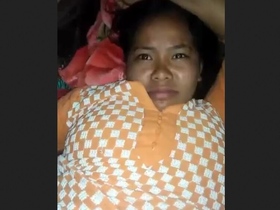 Indian wife's intimate parts are expanded by her partner