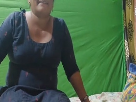 Indian maid receives a generous amount of semen after engaging in sexual activity
