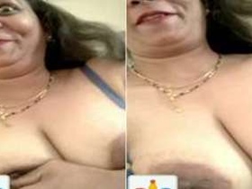Fat Indian woman earns money by showing her XXX girls on camera