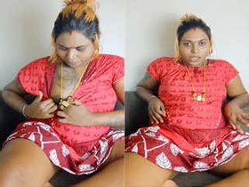 Tamil NRI bhabhi flaunts her breasts in seductive video