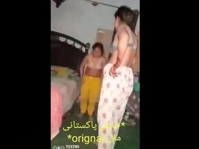 Lesbian roommates indulge in intimate computer session