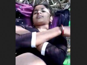 Cute Desi girl enjoys outdoor sex in public park