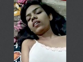 Bhabi's first time having sex in Hindi video