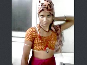 Village bhabi gets fucked by her lover in Rajasthani video