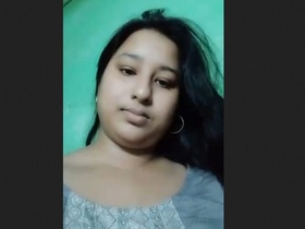 A sultry Desi woman reveals her intimate parts in a heated video