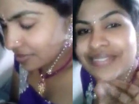 Indian bhabhi enjoys some steamy fun