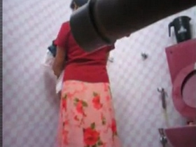 Housewife's secret shower movies in Kanpur