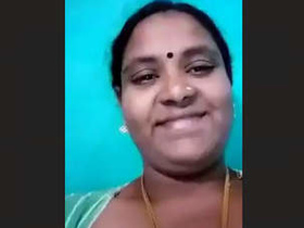 Tamil aunt's breasts are the star of this milking video