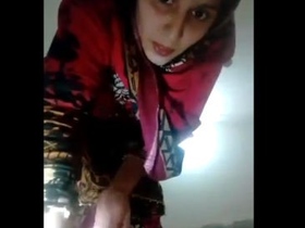 Pakistani girl Azra Bano's steamy performance in Part 2