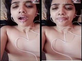 Indian babe flaunts her boobs and pussy for her partner