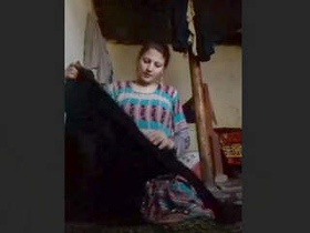 Stunning Pakistani woman displays her beauty