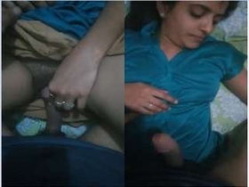 Desi bhabi gets hard with lover while hubby is away