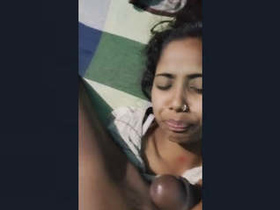 Desi babe gives a blowjob in India