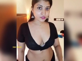 Sensual eyes of a hot Indian girl will mesmerize you