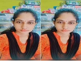 Telugu Bhabhi's Intimate Fingering Session on Video Call