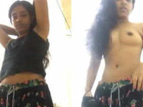 Indian girl takes sensual selfies while stripping