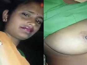 Dehati's wife flaunts her breasts for her lover