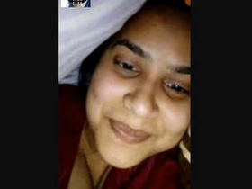 Hot Indian babe flaunts her breasts on VK