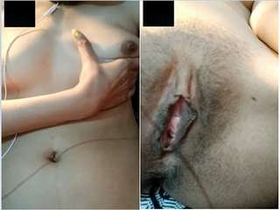 Desi babe flaunts her body in a video call