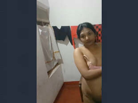 Busty Mallu babe flaunts her bum and vagina