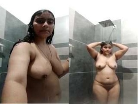 Indian babe films herself in the shower for her partner