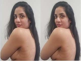A seductive woman from HPI removes her male organ