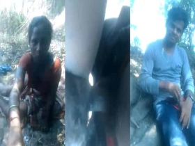 Randi from India has outdoor sex in a video