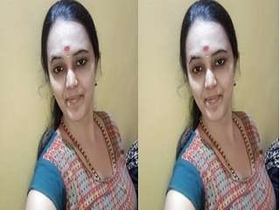 Exclusive video of Mallu girl flaunting her big boobs online