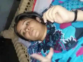 Wife gets caught with her office boyfriend and gives him a blowjob in the office