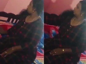 Aunty indulges in a steamy oral sex session