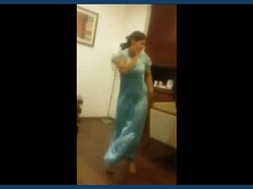 A naughty wife exposes her ass in a nighttime encounter