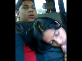 Indian girl performs oral sex in a car
