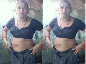 Bhabhi's village bathing record: Part 1 of the exclusive story