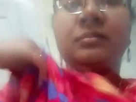 Tamil school teacher flaunts her big boobs and sexy body at home