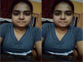 Exclusive video of a sexy Tamil girl giving a blowjob and getting fucked