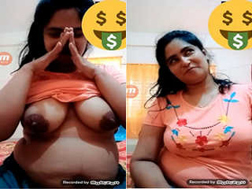 Amateur Indian girl shows off her boobs on Facebook