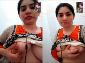 Indian bhabhi flaunts her body and gets naughty in exclusive video